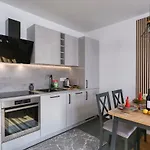 Апартаменты Perla With Free Parking *