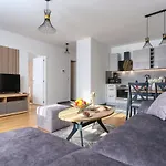 Perla With Free Parking Apartamento Zadar