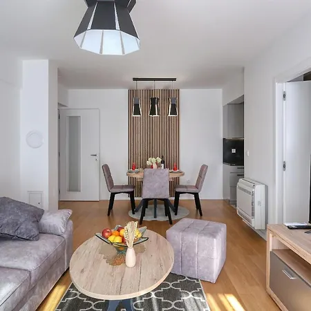 Perla With Free Parking Apartman *