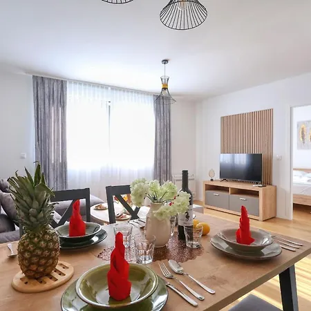 Perla With Free Parking Zadar