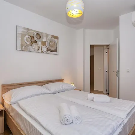 Perla With Free Parking Zadar